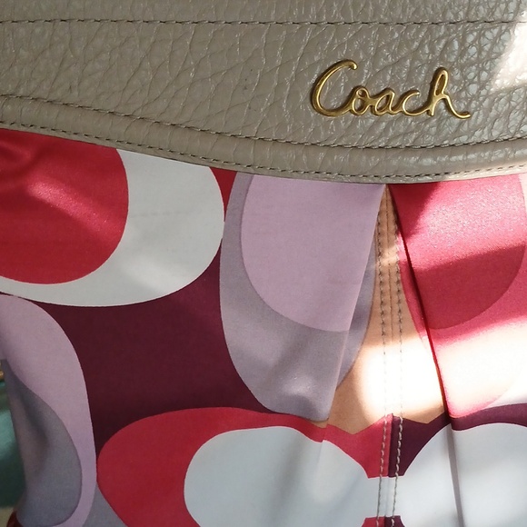 Coach Ashley Red and Pink Patterned Shoulder Bag - Picture 2 of 8